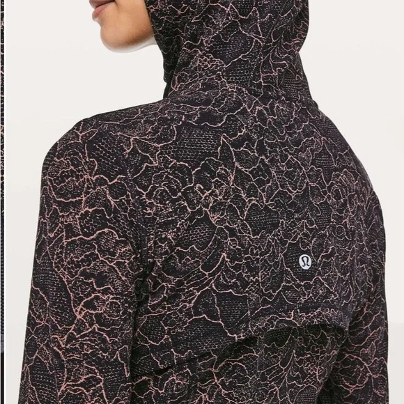Lululemon Hooded Define Jacket *Nulu pink and black - Picture 3 of 8
